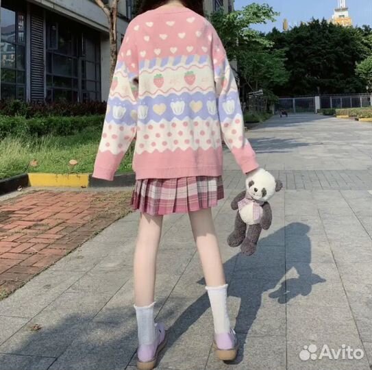 Свитер женский