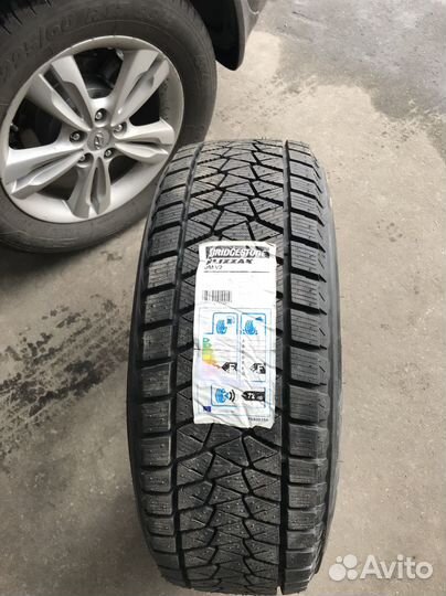 Bridgestone Blizzak DM-V2 275/50 R22 112T