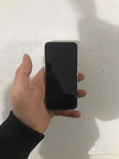 iPhone SE (2020), 128 ГБ
