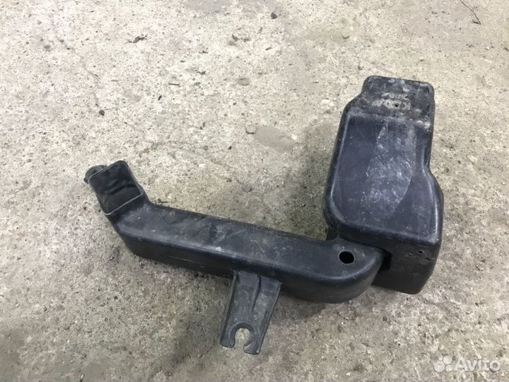 Резонатор воздушного фильтра Kia Rio 1 седан 1.5