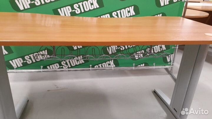Столы на металлокаркасе 160см Б.У