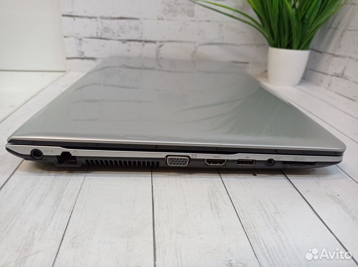 Ноутбук Samsung 300E5E / 6Gb. DDR3 / SSD 250Gb