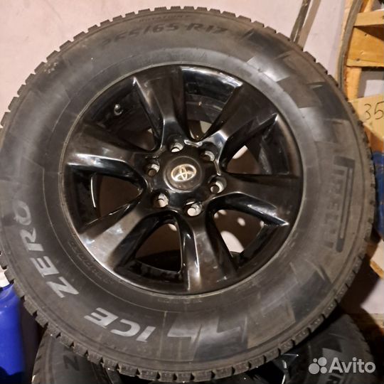 Pirelli Ice Zero 265/65 R17