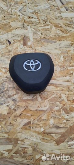 Airbag в руль toyota rav4 XA50