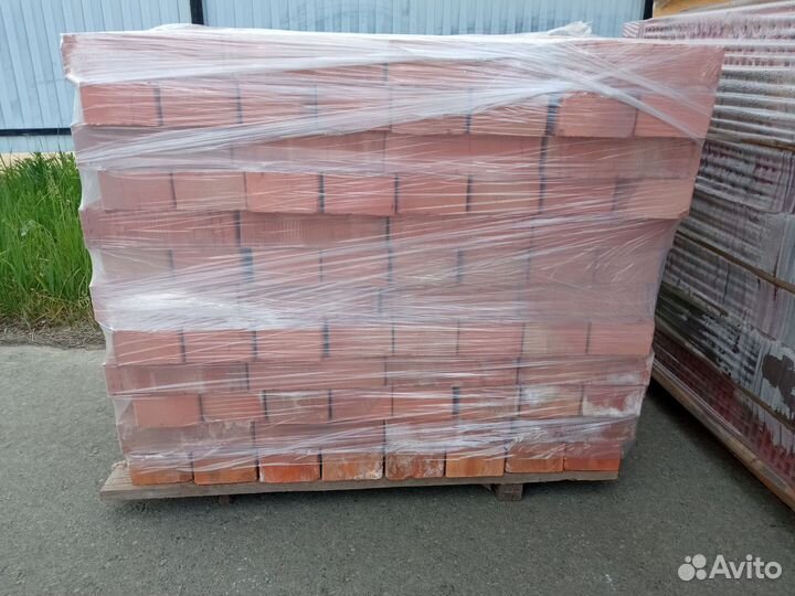 Красный кирпич