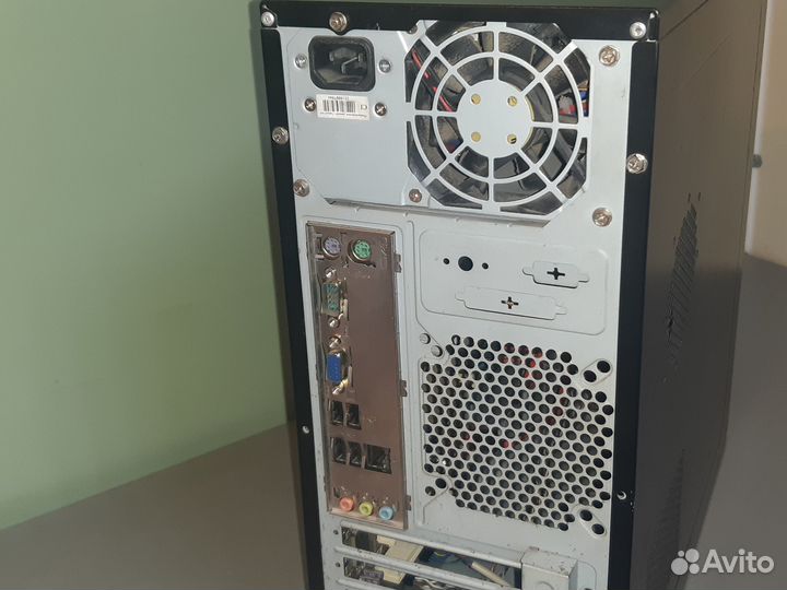 Домашний Intel Core Quad Q8200 4Gb HDD 320Gb