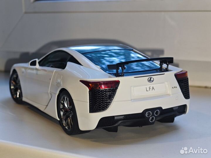 1:18 Lexus LFA Autoart