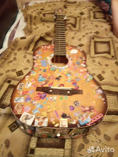 Акустическая гитара
