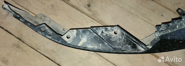 Toyota 52129-0E030 заглушка переднего бампера