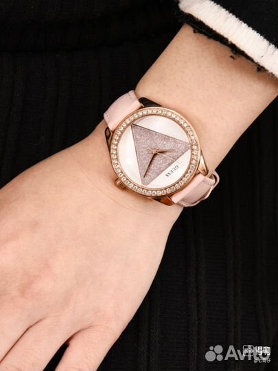 Часы Guess с Poizon