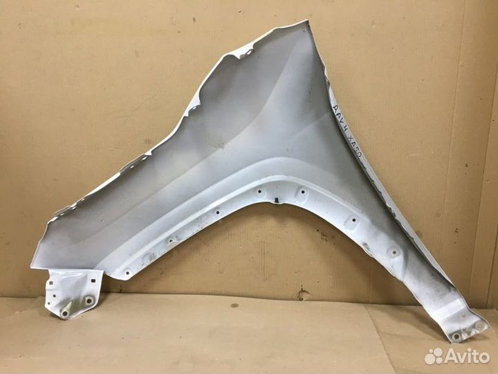 Крыло переднее правое Toyota Rav4 50