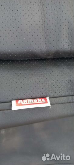 Чехлы на автомобильные сидения