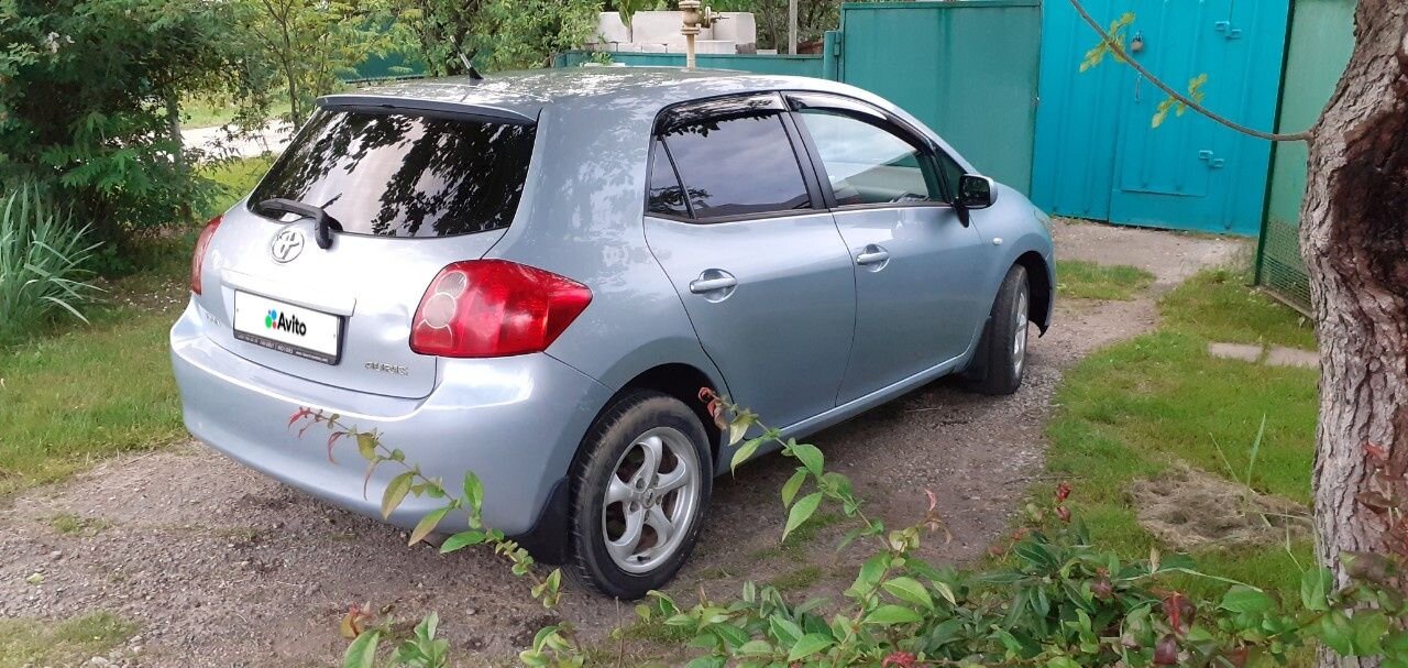 Toyota Auris: фото владельца