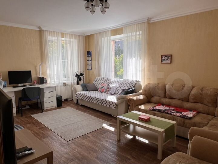 2-к. квартира, 71 м², 1/10 эт.