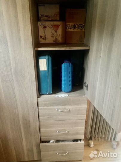 IKEA. Шкаф и тумбочка