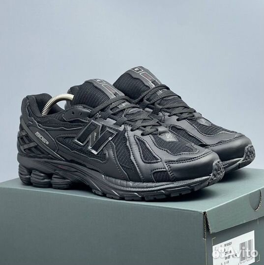 Черные New Balance 1906