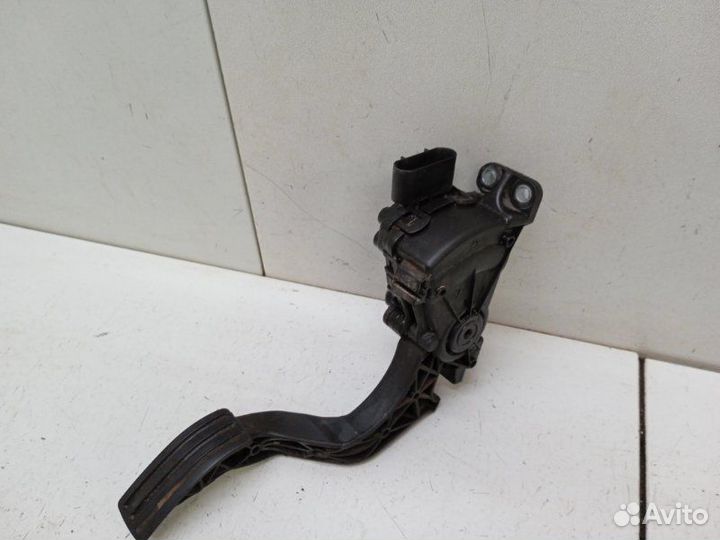 Педаль газа Ford Fusion 1.4 2006