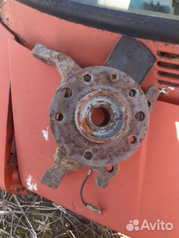 Кулак поворотный передний левый Opel Zafira B