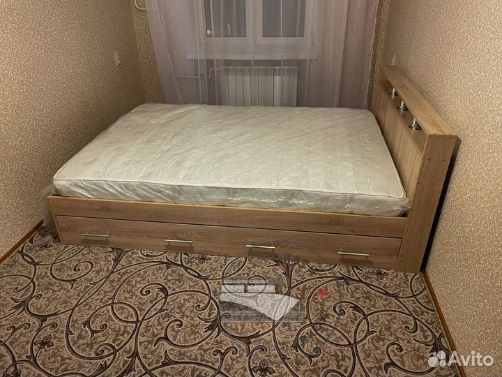 Кровать двухспальная с ящиками