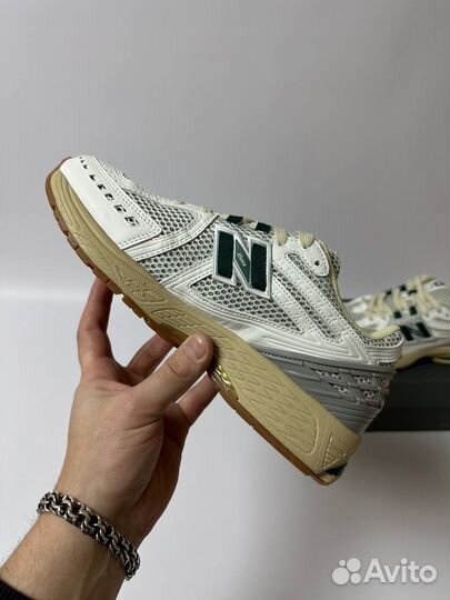 New balance 1906r white green