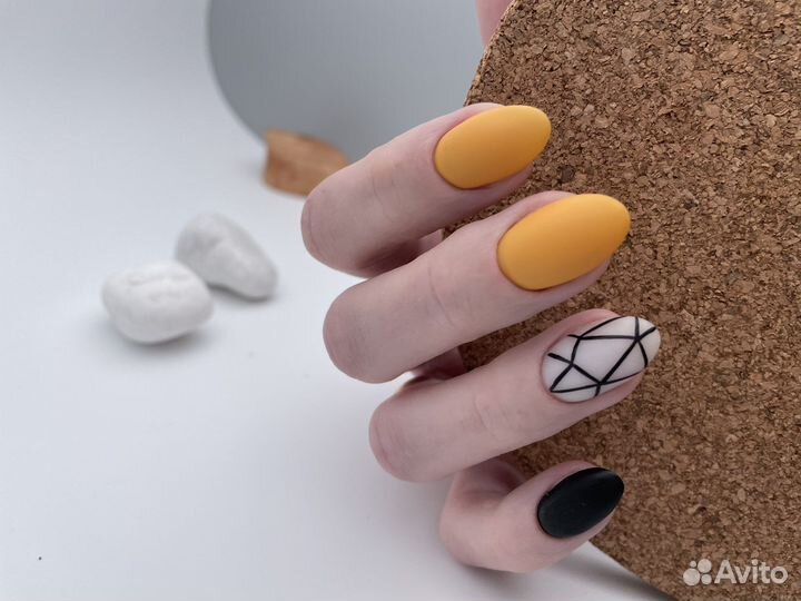 Маникюр и педикюр на Кургане