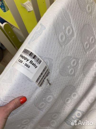 Детская кроватка с маятником