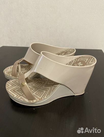 Сланцы/ шлёпанцы на платформе zoxy 35 размер