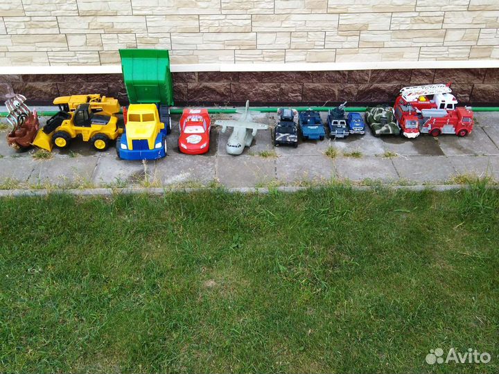 Разные машинки, трактора, самосвалы. цена за все