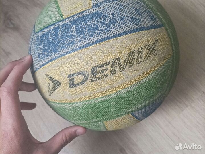 Волейбольный мячь Demix Super Touch vlpu 440