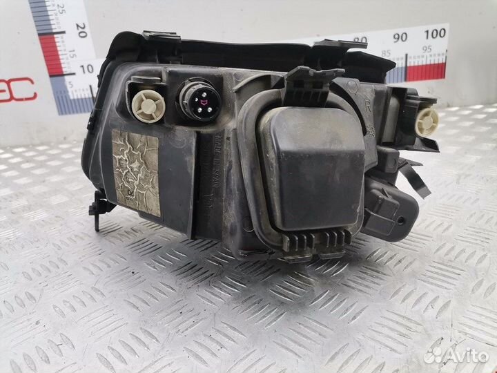 Фара передняя для Audi A4 B5 8D0941004A