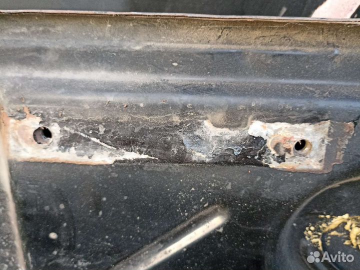 Капот газ 24