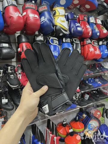 Вратарские перчатки