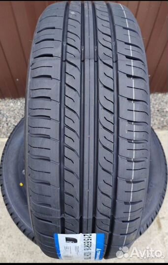 Triangle TR928 215/65 R16