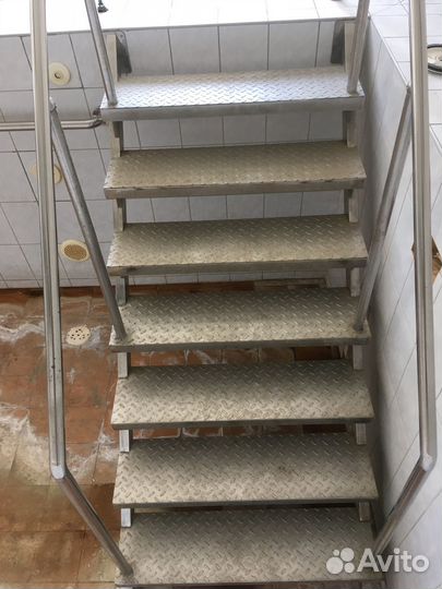 Лестница из нержавейки