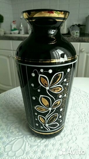 Ваза чёрная с росписью