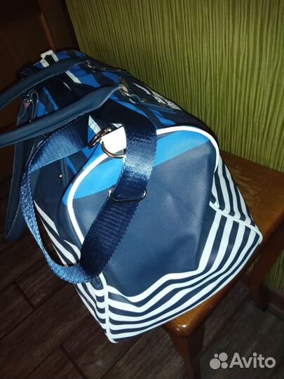 Спортивная сумка lacoste размеры: 23*49*29