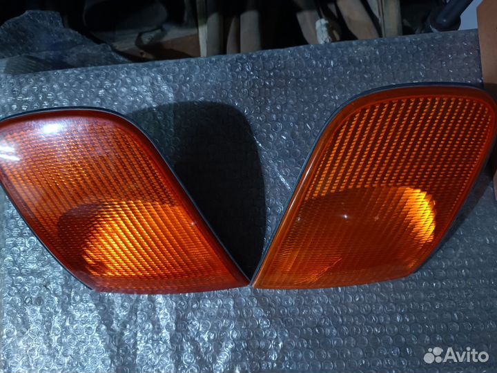 Поворотники правый, левый на Ауди 100 C4