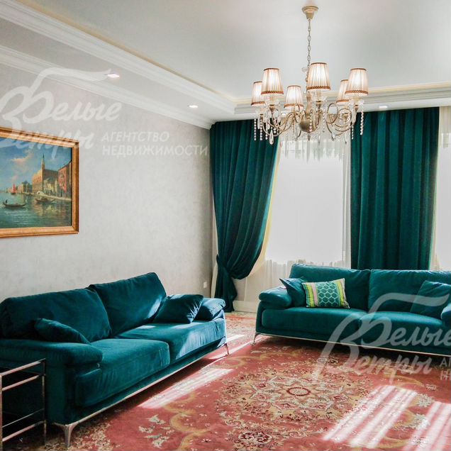 Дом 345 м² на участке 5 сот.