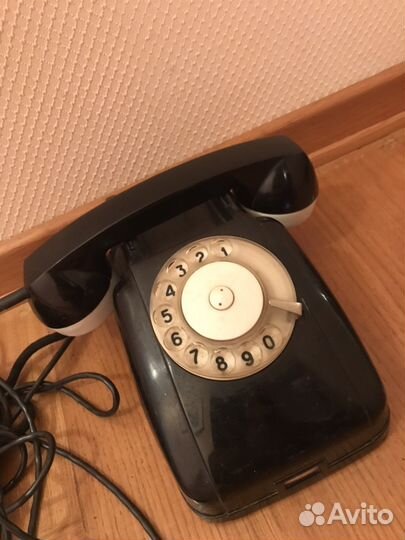 Старинный телефон 60 годы