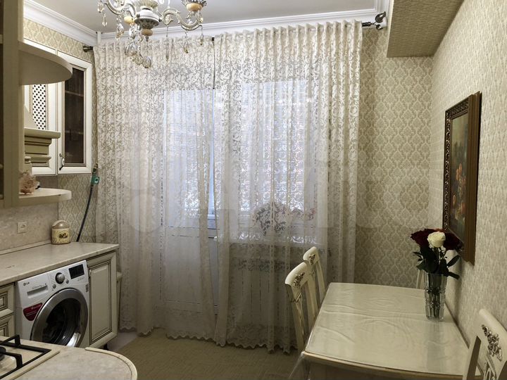 1-к. квартира, 42 м², 3/10 эт.