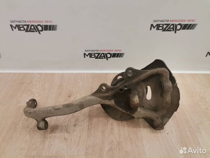 Кулак передний правый Mercedes W221 S 221