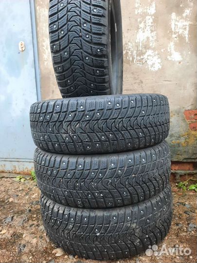 Michelin X-Ice North 3 205/60 R16
