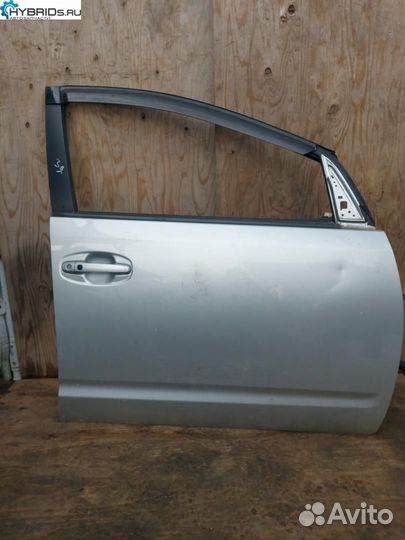 Дверь передняя правая Toyota Prius 2 NHW20 2011