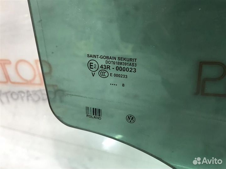 Стекло двери заднее правое VW Touareg GP (7LA,7L6