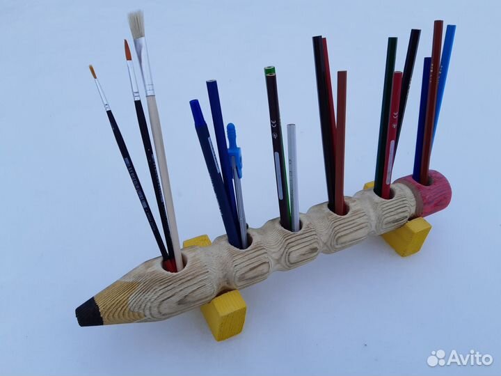 Подставка для канцелярии в форме карандаша