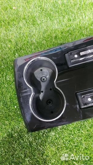 Подстаканник Tesla Model S 2015 1024241-00-A