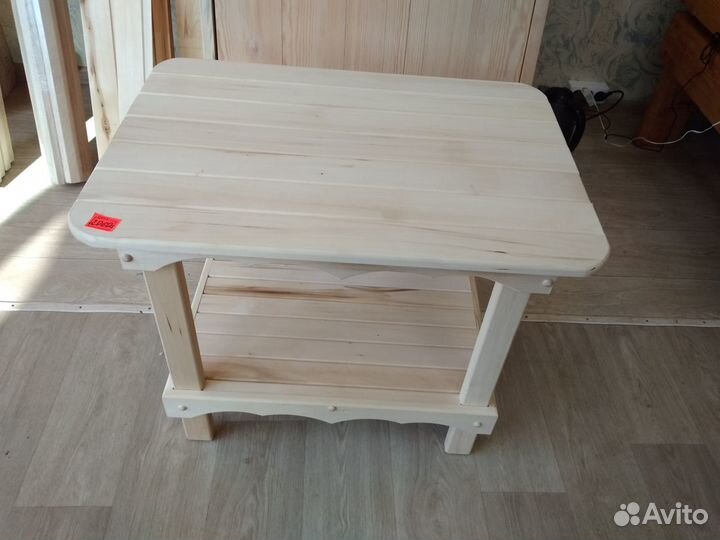 Столик деревянный ручной работы