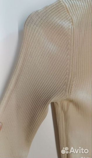 Водолаза шерстяная Uniqlo 42 в рубчик бежевая