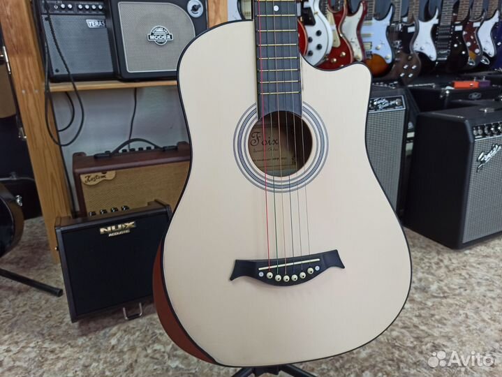 Акустическая гитара, с вырезом, цвет натуральный