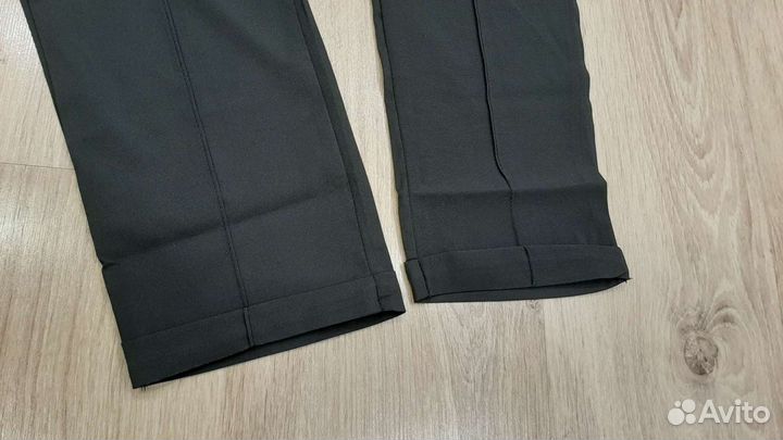 Новые легкие брюки на 44